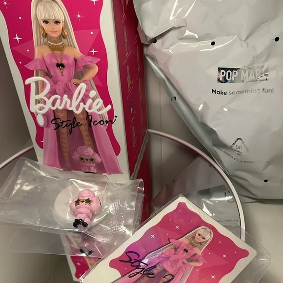 Authentic, PopMart Barbie - Picture 6 of 6